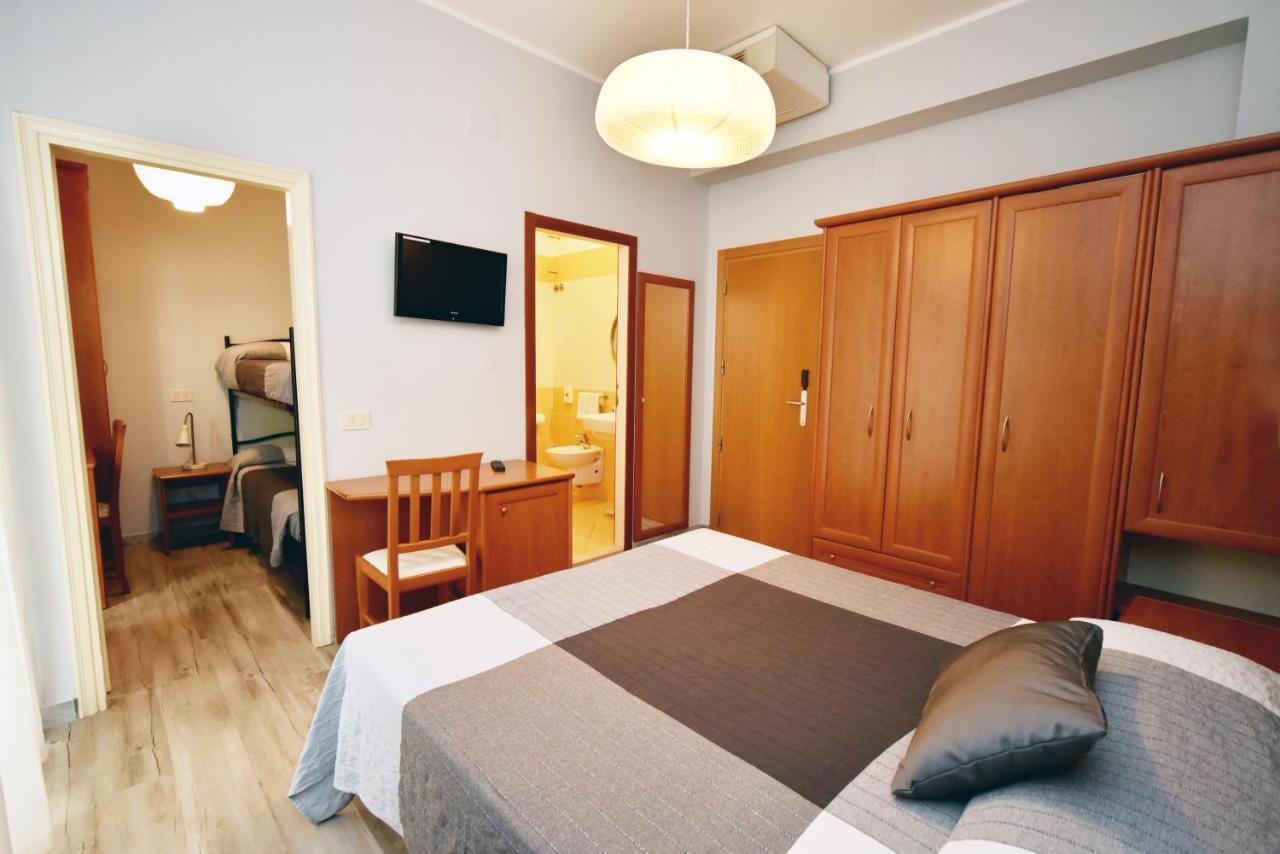Hotel Mirabella Риччоне Экстерьер фото