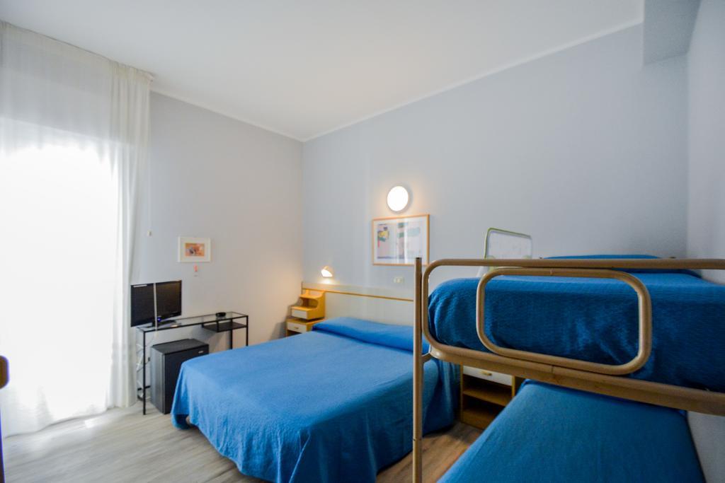 Hotel Mirabella Риччоне Экстерьер фото