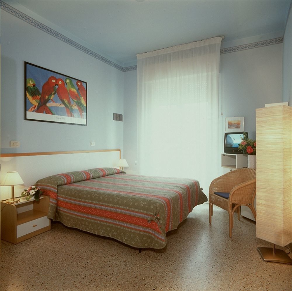 Hotel Mirabella Риччоне Экстерьер фото